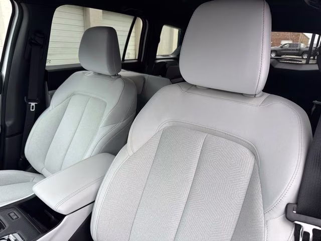 2026 Bright White Clearcoat Jeep Cherokee Laredo 4X4 SUV