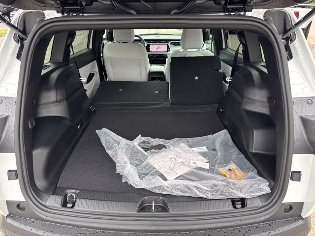 2026 Bright White Clearcoat Jeep Cherokee Laredo 4X4 SUV