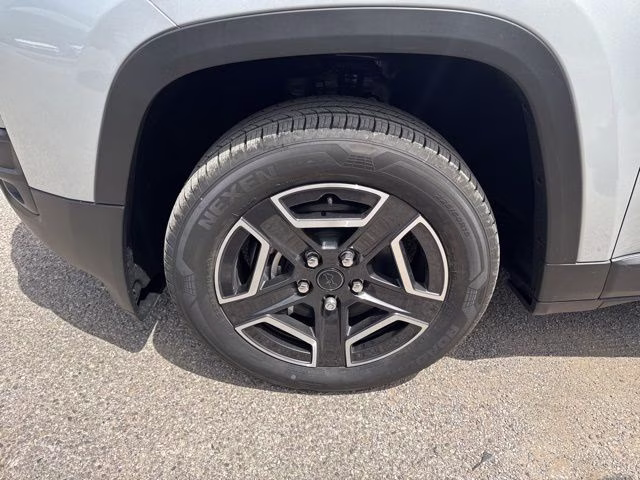 2026 Silver Jeep Cherokee Limited 4X4 SUV