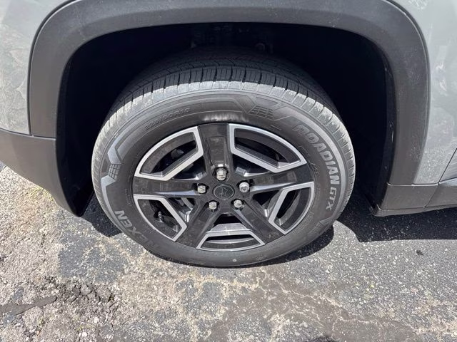 2026 Sting-Gray Clearcoat Jeep Cherokee Laredo 4X4 SUV