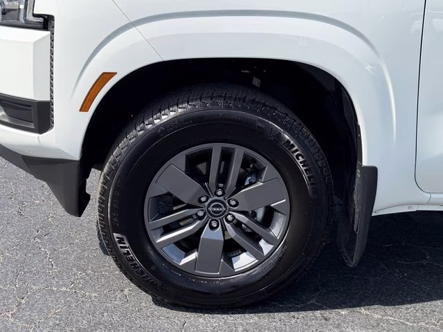 2025 Glacier White Nissan Frontier SV RWD Truck