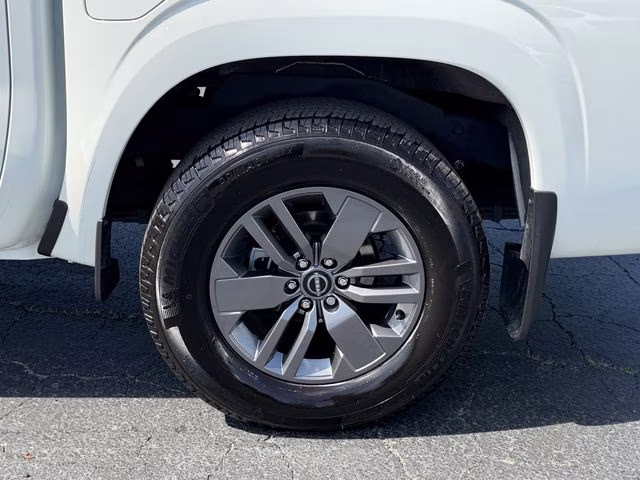 2025 Glacier White Nissan Frontier SV RWD Truck