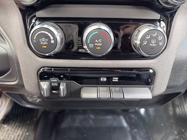 2026 Blue Ram 3500 Tradesman 4X4 Truck