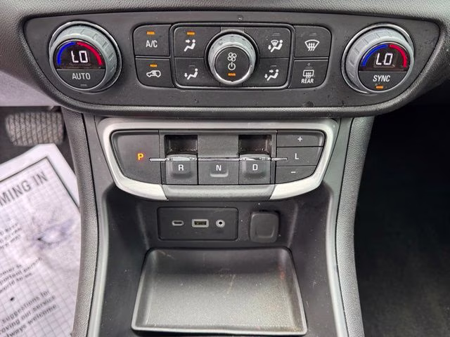2024 Summit White GMC Terrain SLE FWD SUV