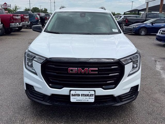 2024 Summit White GMC Terrain SLE FWD SUV