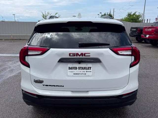 2024 Summit White GMC Terrain SLE FWD SUV