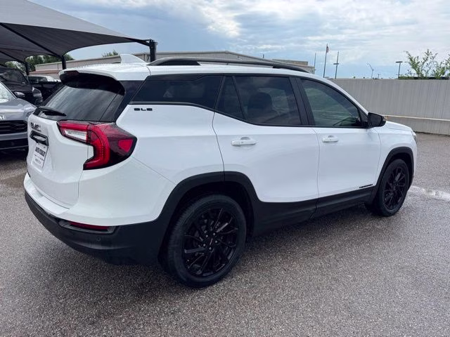2024 Summit White GMC Terrain SLE FWD SUV