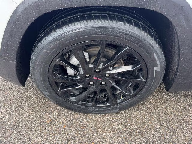 2024 Summit White GMC Terrain SLE FWD SUV