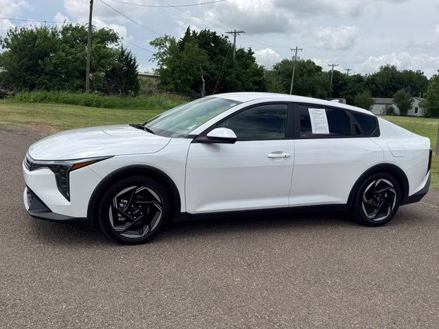 2025 Snow White Pearl Kia K4 EX FWD Sedan