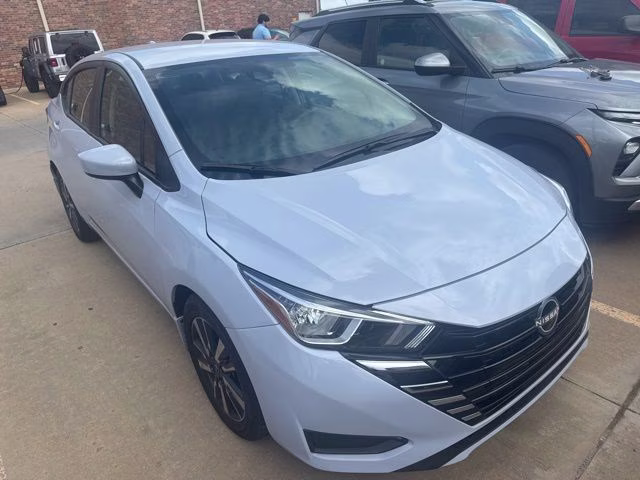 2024 Gray Sky Pearl Nissan Versa 1.6 SV FWD Sedan