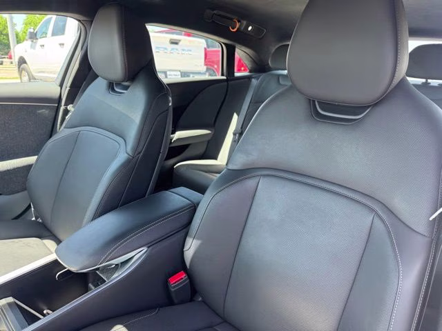 2024 Stellar White Metallic Lucid Air Pure RWD Sedan