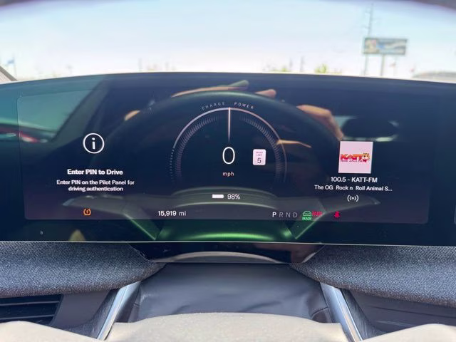 2024 Stellar White Metallic Lucid Air Pure RWD Sedan