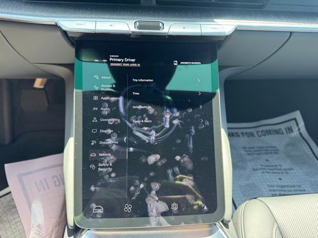 2024 Stellar White Metallic Lucid Air Pure RWD Sedan