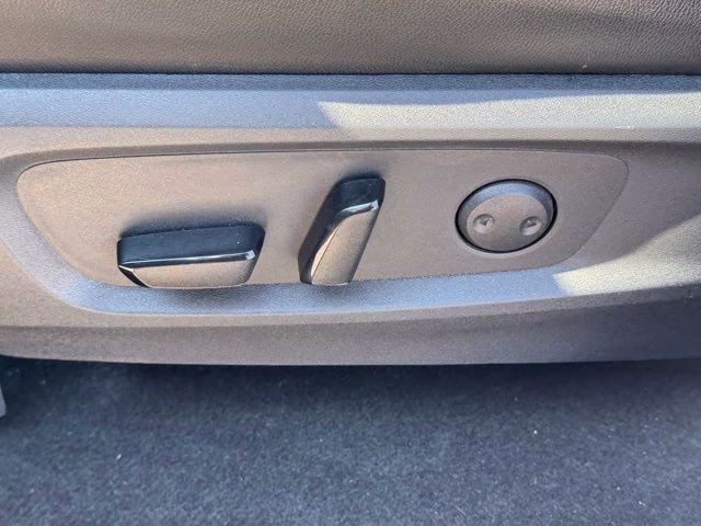 2023 Gun Metallic Nissan Pathfinder SL FWD SUV