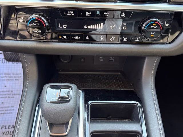 2023 Gun Metallic Nissan Pathfinder SL FWD SUV