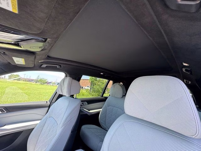 2023 White Metallic BMW X7 xDrive40i AWD SUV