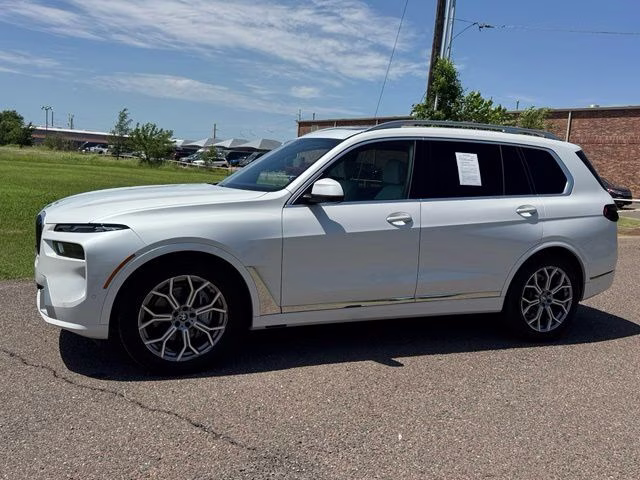 2023 White Metallic BMW X7 xDrive40i AWD SUV
