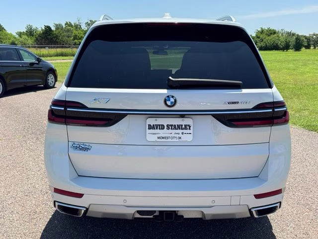 2023 White Metallic BMW X7 xDrive40i AWD SUV