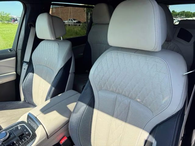 2021 White Metallic BMW X7 M50i AWD SUV