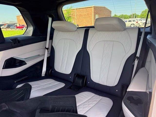 2021 White Metallic BMW X7 M50i AWD SUV