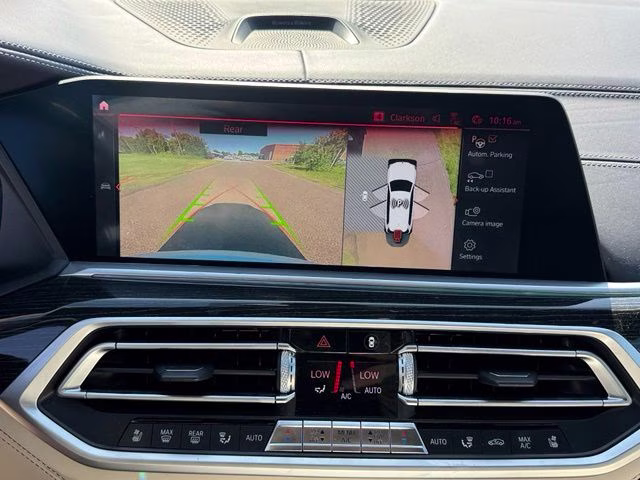 2021 White Metallic BMW X7 M50i AWD SUV