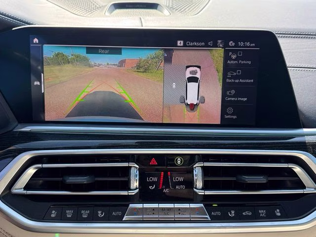 2021 White Metallic BMW X7 M50i AWD SUV