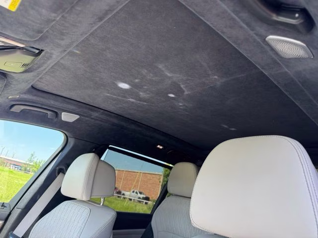 2021 White Metallic BMW X7 M50i AWD SUV