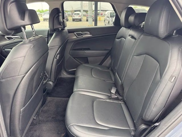 2025 Everlasting Silver Kia Sportage EX FWD SUV