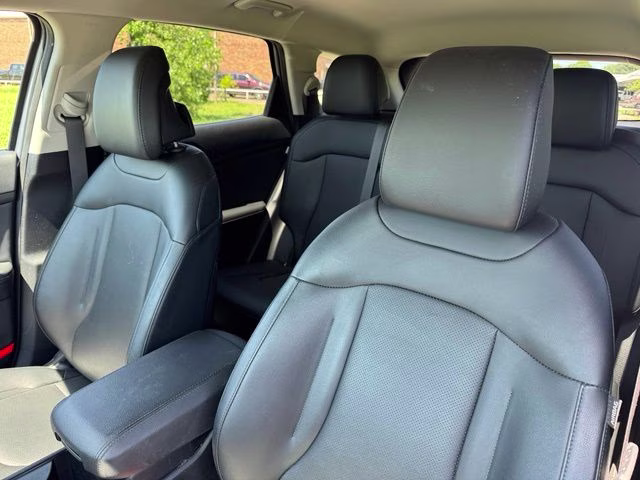 2024 Everlasting Silver Kia Sportage EX FWD SUV