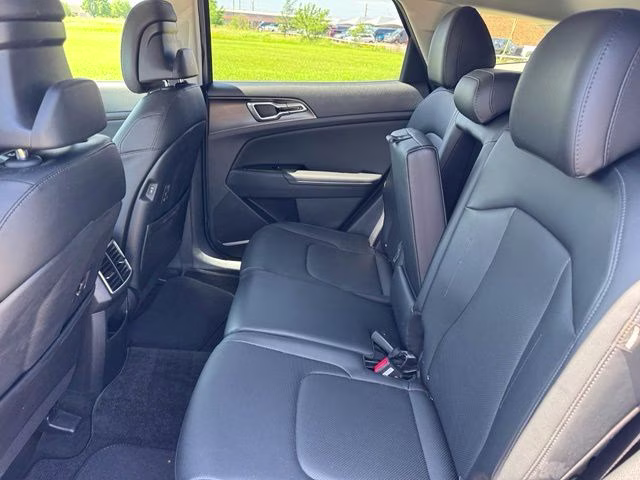 2024 Everlasting Silver Kia Sportage EX FWD SUV