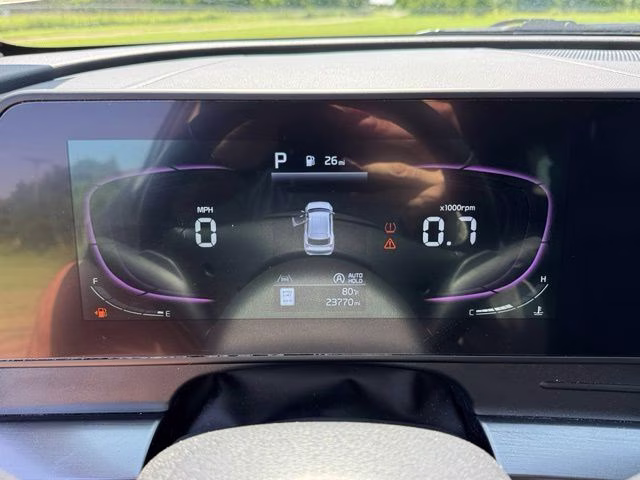 2024 Everlasting Silver Kia Sportage EX FWD SUV