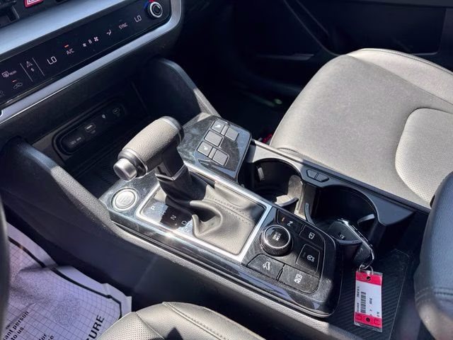 2024 Everlasting Silver Kia Sportage EX FWD SUV