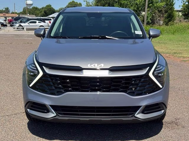 2024 Everlasting Silver Kia Sportage EX FWD SUV