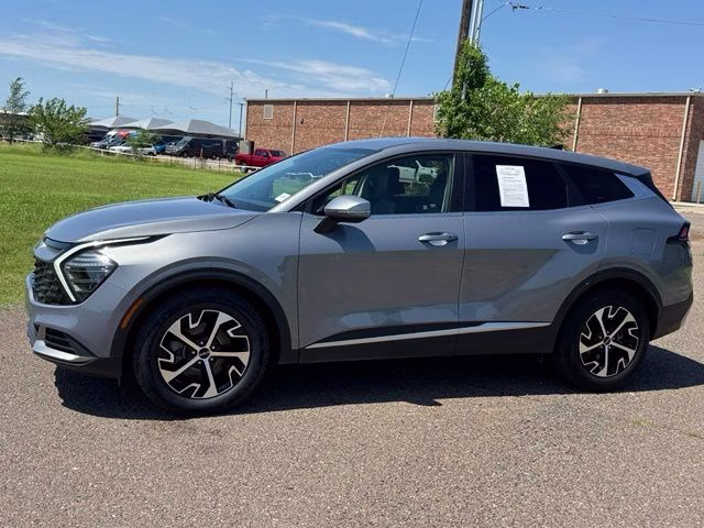 2024 Everlasting Silver Kia Sportage EX FWD SUV