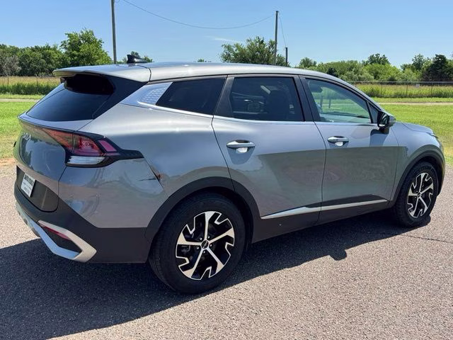 2024 Everlasting Silver Kia Sportage EX FWD SUV