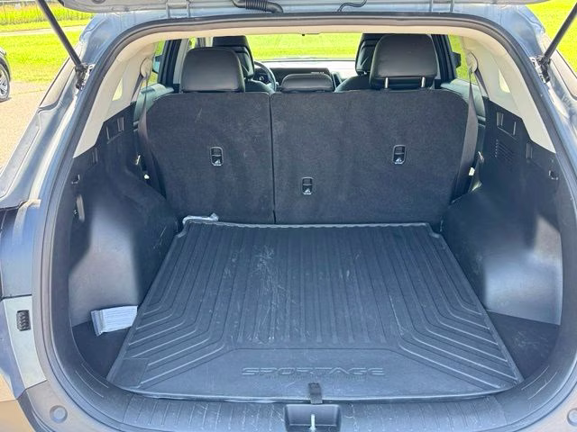 2024 Everlasting Silver Kia Sportage EX FWD SUV