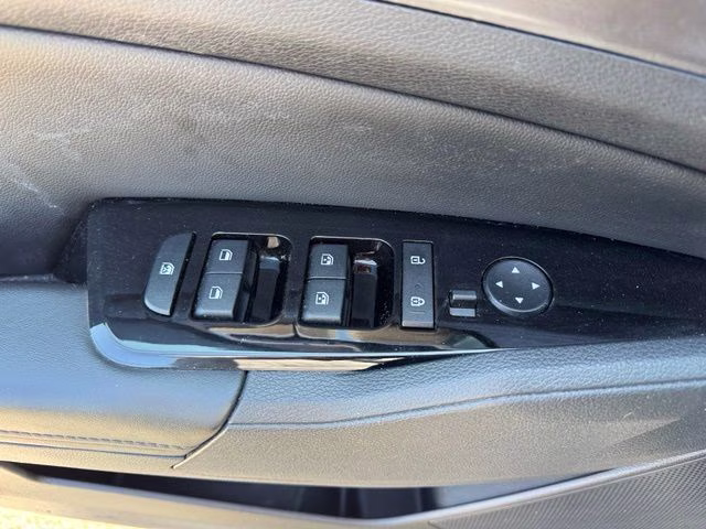 2024 Everlasting Silver Kia Sportage EX FWD SUV
