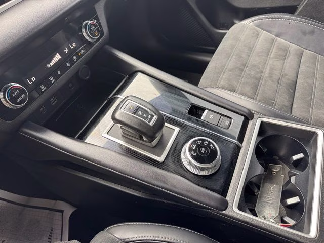 2024 Alloy Silver Metallic Mitsubishi Outlander SE Black Edition FWD SUV