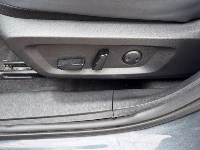 2025 Graphite Gray Metallic/Black Roof Mitsubishi Outlander SE FWD SUV