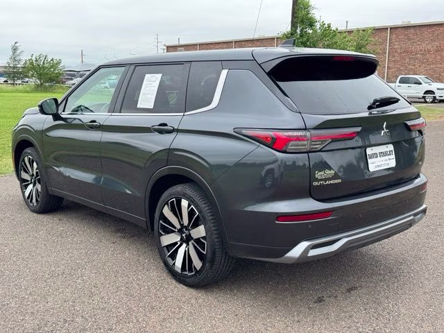 2025 Graphite Gray Metallic/Black Roof Mitsubishi Outlander SE FWD SUV