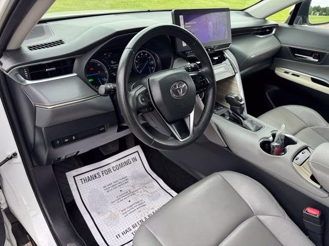 2023 Wind Chill Pearl Toyota Venza XLE AWD SUV