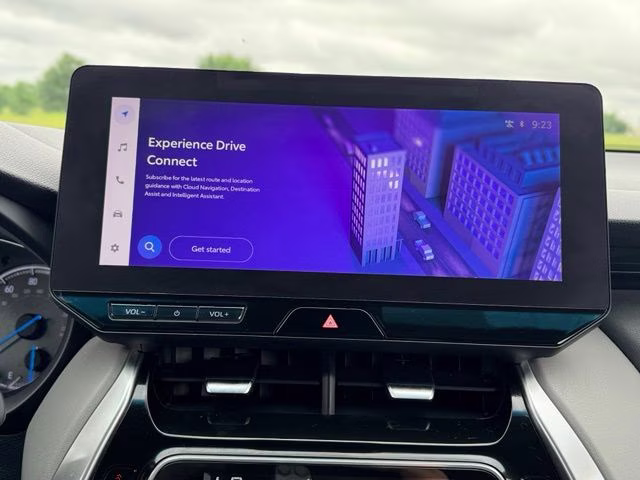 2023 Wind Chill Pearl Toyota Venza XLE AWD SUV