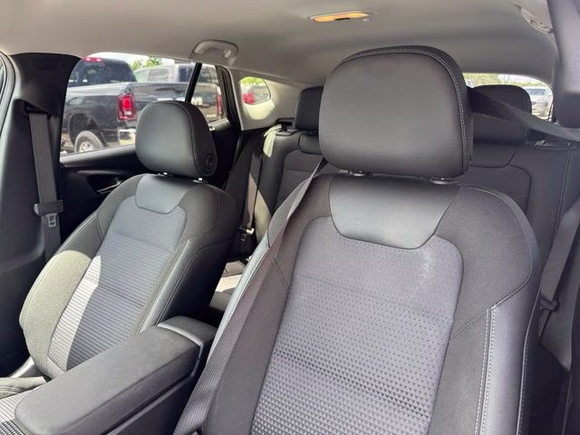 2025 Black Metallic Chevrolet Trax LT FWD SUV