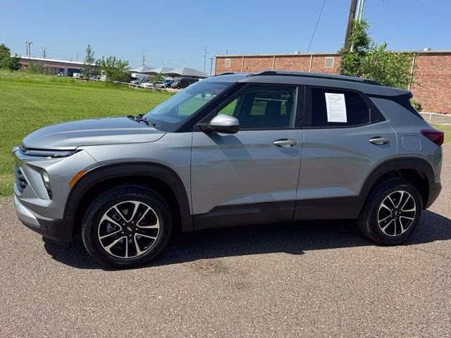 2025 Sterling Gray Metallic Chevrolet Trailblazer LT AWD SUV