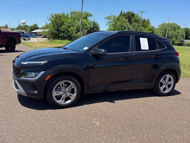 2022 Ultra Black Hyundai Kona SEL FWD SUV