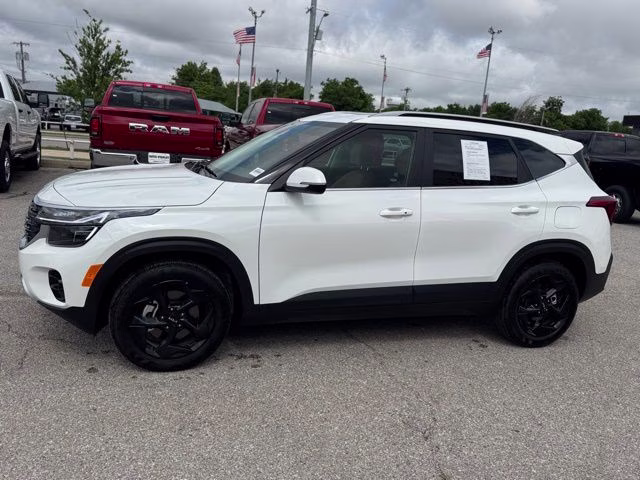 2026 Snow White Pearl Kia Seltos EX AWD SUV