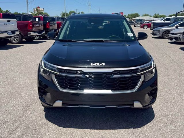 2024 Black Kia Seltos S FWD SUV
