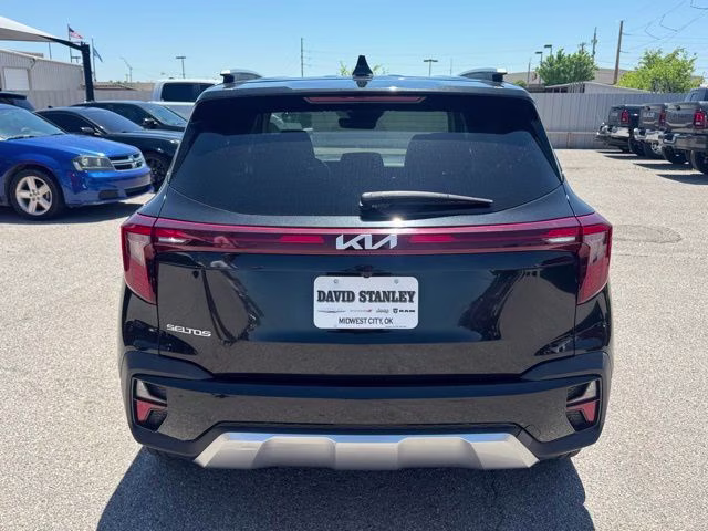 2024 Black Kia Seltos S FWD SUV