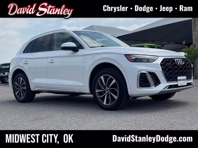 2022 Glacier White Metallic Audi Q5 45 S line Premium AWD SUV