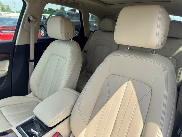 2022 Glacier White Metallic Audi Q5 45 S line Premium AWD SUV
